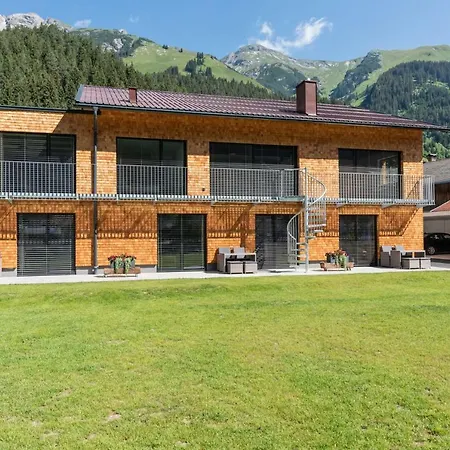Fetz Luxury Apartmán *