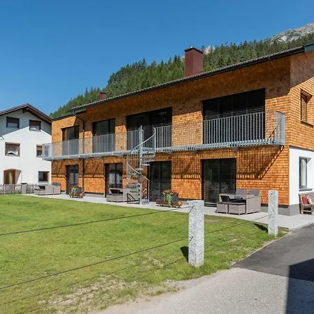 Fetz Luxury Steeg